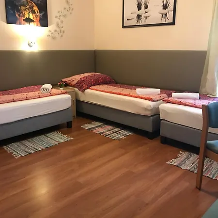 Pensionat Marika Vendeghaz 3*