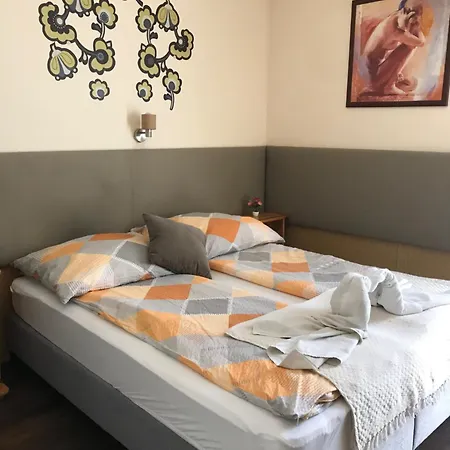 Guest house Marika Vendeghaz 3*